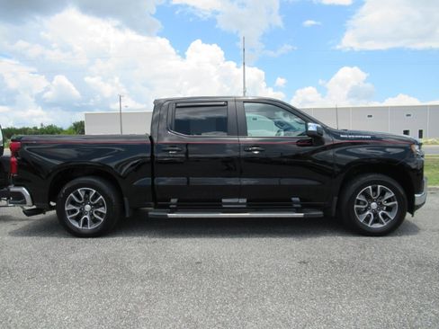 Used 2022 Chevrolet Silverado 1500 LT w/ All Star Edition Plus RWD image 2