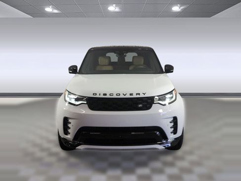 Used 2025 Land Rover Discovery Dynamic SE image 5