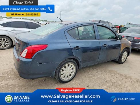 Used 2016 Nissan Versa S FWD image 4