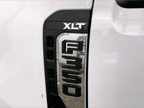 New 2026 Ford F350 XLT w/ FX4 Off-Road Package image 13