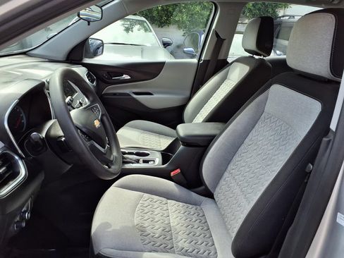 Used 2022 Chevrolet Equinox LS FWD image 15