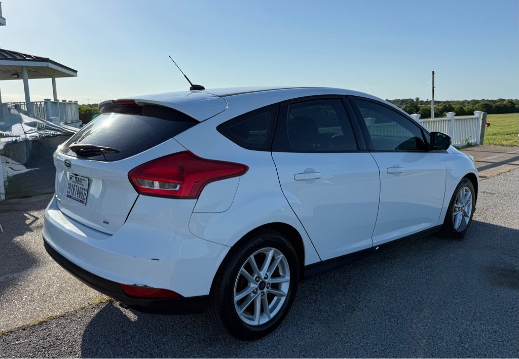 Used 2017 Ford Focus SE FWD image 5