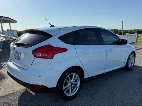 Used 2017 Ford Focus SE FWD image 5