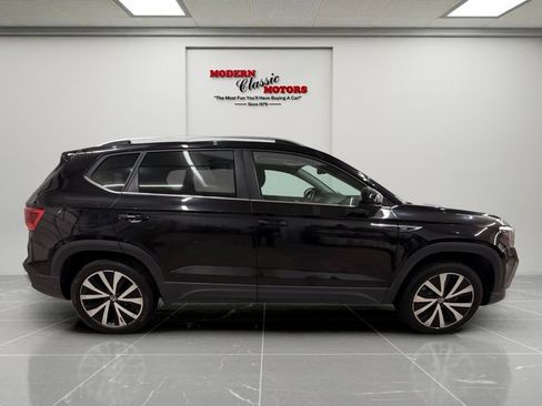 Used 2024 Volkswagen Taos SE FWD image 8