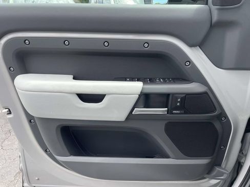New 2026 Land Rover Defender 110 X-Dynamic SE AWD/4WD image 31