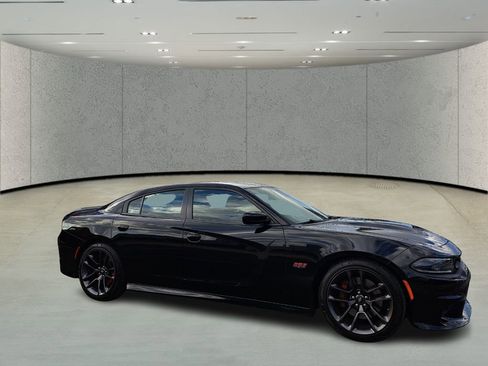 Used 2023 Dodge Charger Scat Pack w/ Navigation & Travel Group image 5