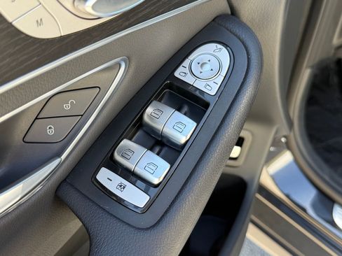 Used 2022 Mercedes-Benz GLC 300 image 24