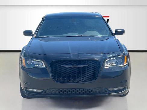 Used 2022 Chrysler 300 S RWD image 2