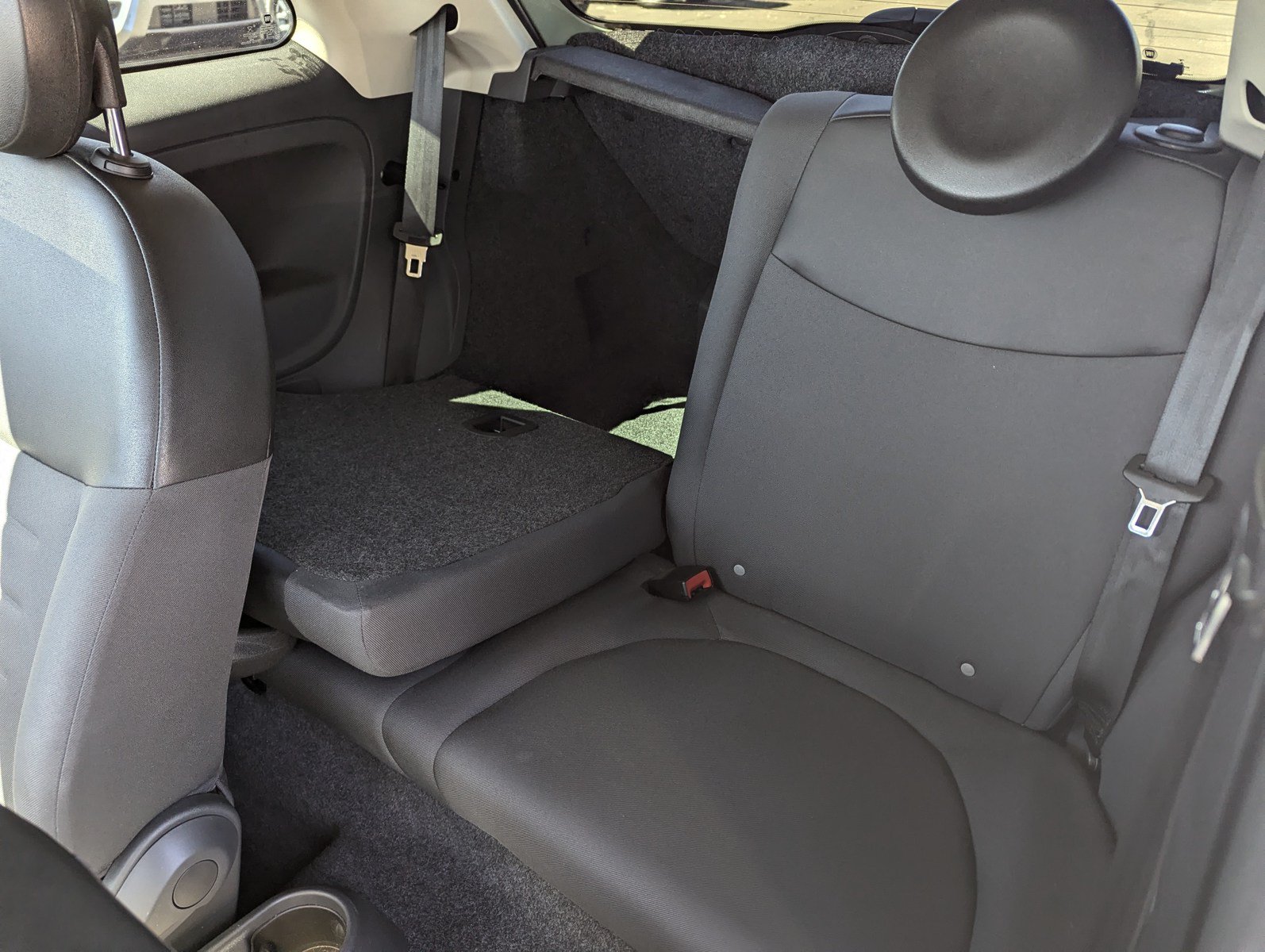 Used 2015 FIAT 500 Pop FWD image 8