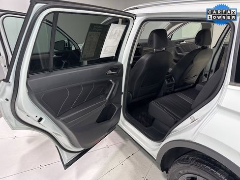 Used 2022 Volkswagen Tiguan SE image 22