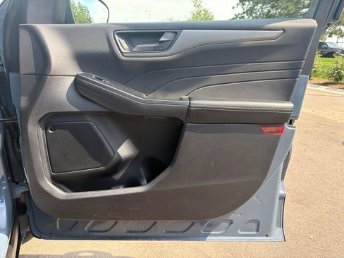 Used 2025 Ford Escape Active AWD/4WD image 9