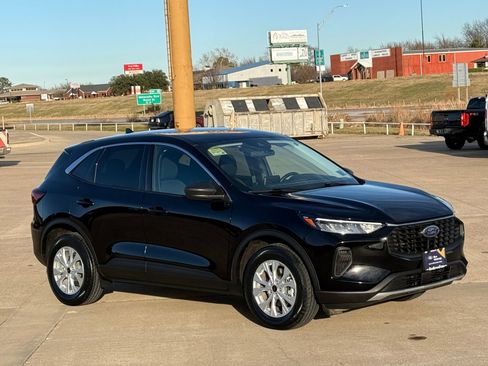 Certified 2023 Ford Escape Active image 3