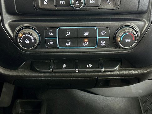 Used 2019 Chevrolet Silverado 1500 Custom w/ Custom Convenience Package image 16