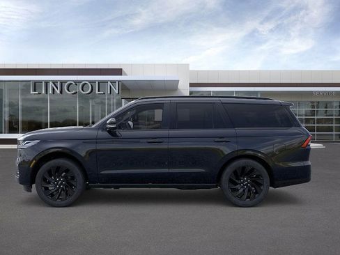 New 2026 Lincoln Navigator Reserve w/ Jet Appearance Package AWD/4WD image 3