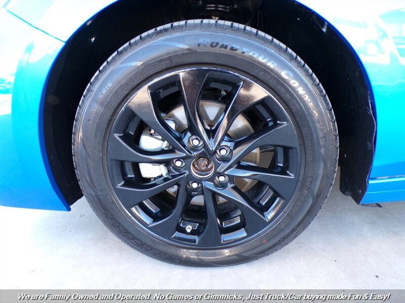 Used 2024 Nissan Sentra SV FWD image 33