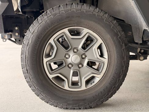 Used 2013 Jeep Wrangler Rubicon w/ PWR Convenience Group AWD/4WD image 26