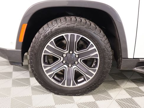 Used 2022 Jeep Wagoneer Series III AWD/4WD image 19