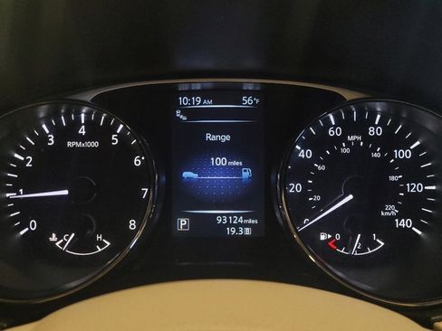 Used 2015 Nissan Rogue SV w/ SV Premium Package image 23