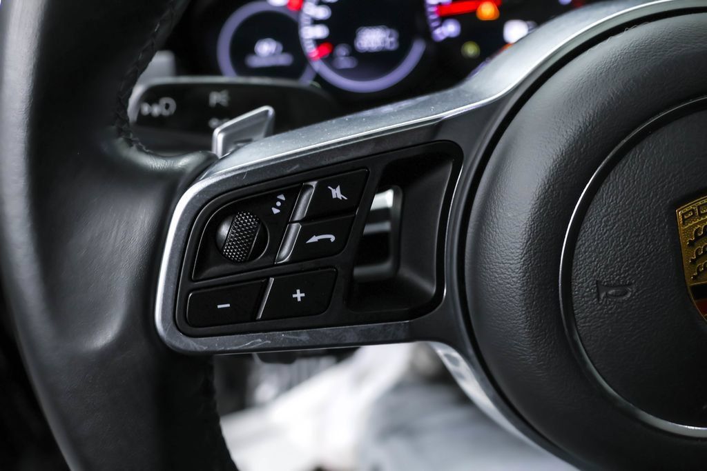 Used 2022 Porsche Cayenne Platinum Edition AWD/4WD image 20
