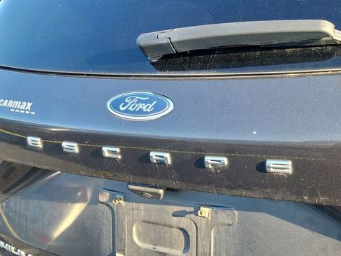 Used 2020 Ford Escape Titanium w/ Titanium Premium Package 2.0 FWD image 8