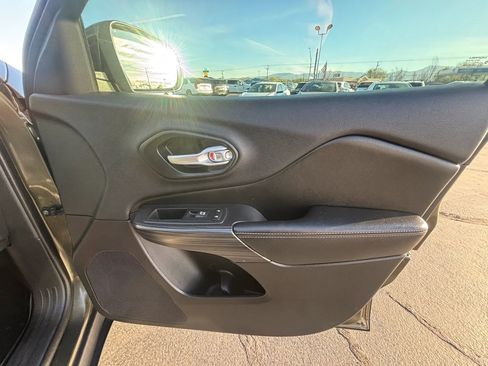 Used 2016 Jeep Cherokee Limited w/ Trailer Tow Group image 14
