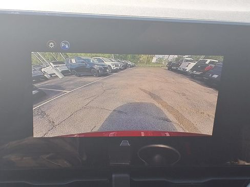 Used 2026 Chevrolet Equinox LT FWD image 4
