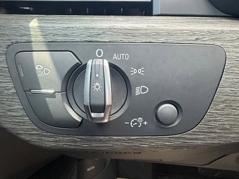 Used 2020 Audi A4 2.0T Premium image 11