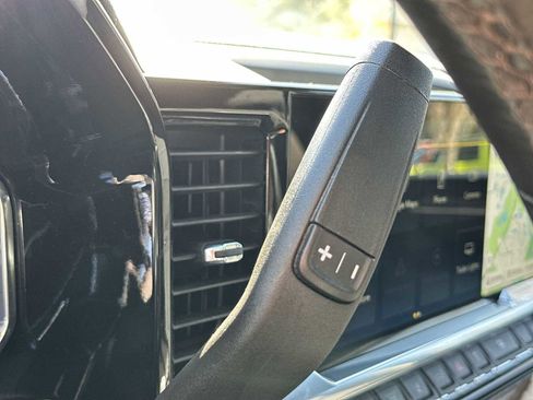 Used 2025 Chevrolet Silverado 2500 LT w/ Convenience Package image 23