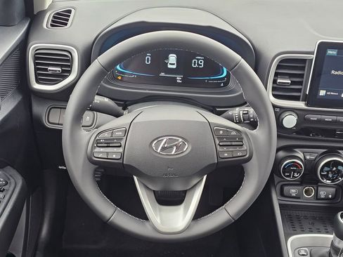 Used 2026 Hyundai Venue SEL FWD image 15