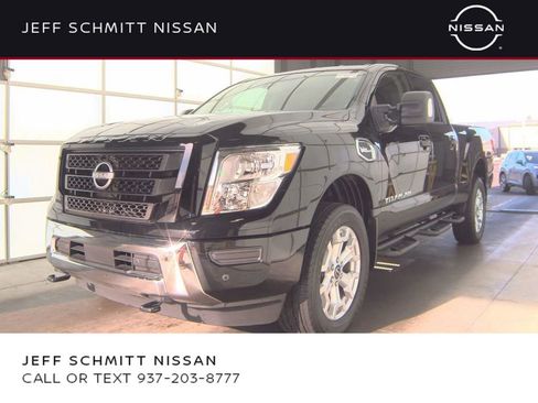Certified 2024 Nissan Titan SV w/ SV Convenience Package image 1