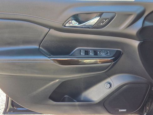 Used 2020 GMC Acadia AT4 image 29