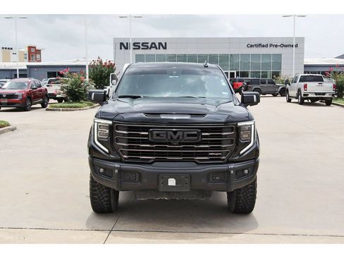 Used 2024 GMC Sierra 1500 AT4X AWD/4WD image 8