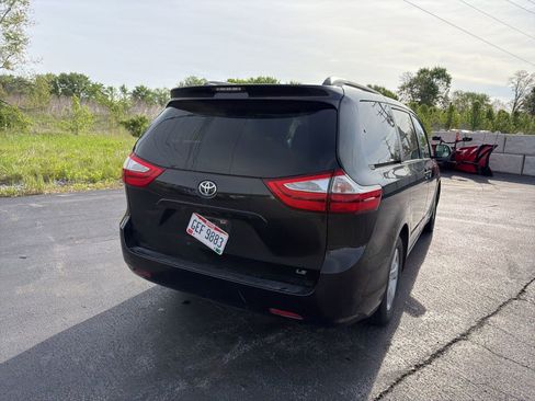 Used 2015 Toyota Sienna LE FWD image 6