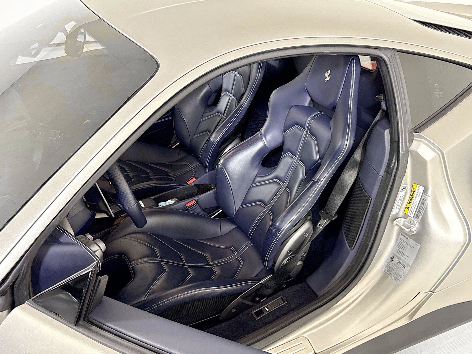 Used 2016 Ferrari 488 GTB RWD image 13