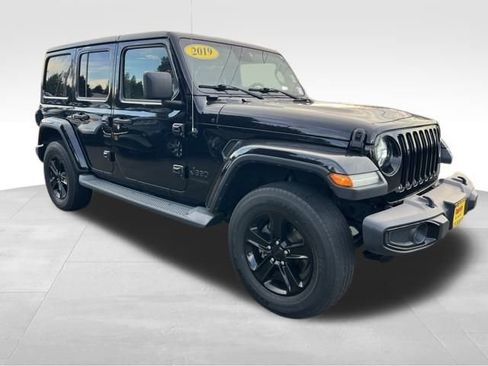 Used 2019 Jeep Wrangler Unlimited Sahara image 1