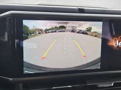 Used 2025 Jeep Wrangler Sport S image 13