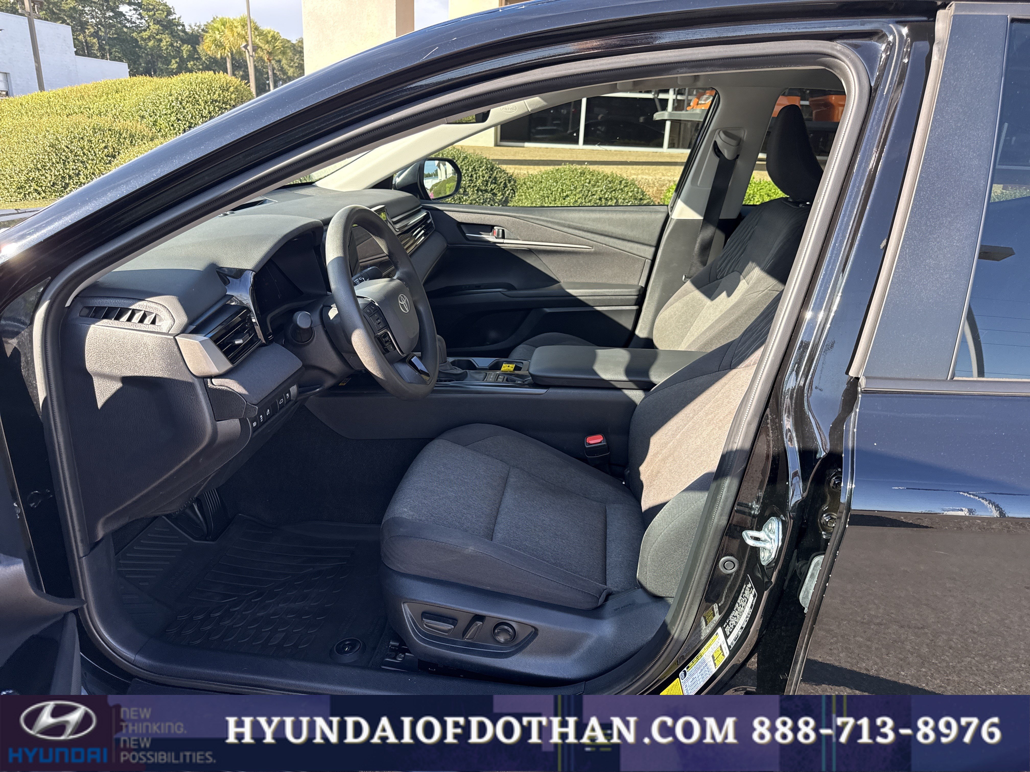 Used 2025 Toyota Camry LE w/ Convenience Package FWD image 10