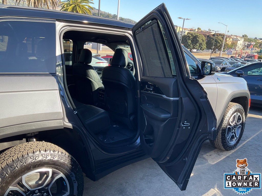 Used 2023 Jeep Grand Cherokee Trailhawk w/ Advanced Protech Group II AWD/4WD image 50
