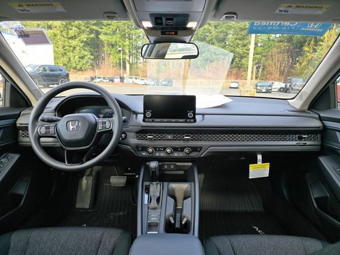 Certified 2025 Honda Accord SE image 6