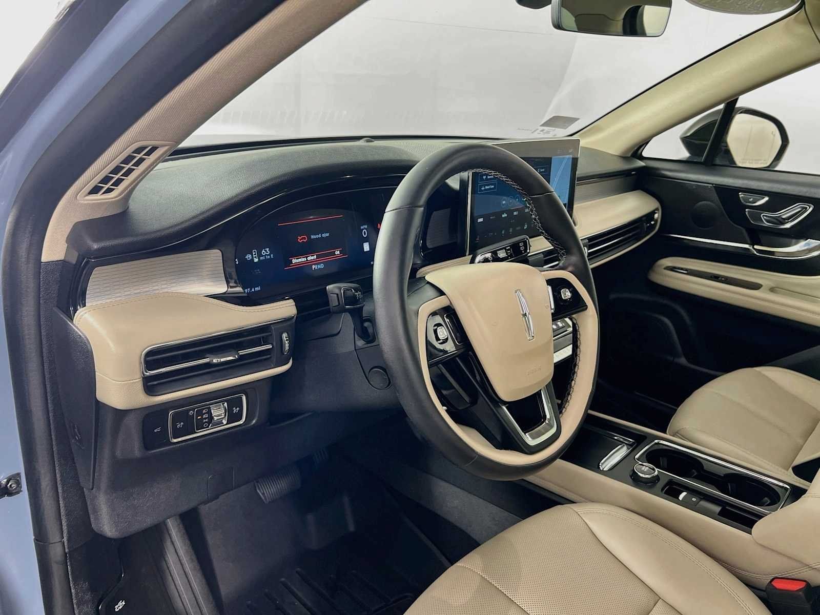 Used 2026 Lincoln Corsair Premiere AWD/4WD image 9