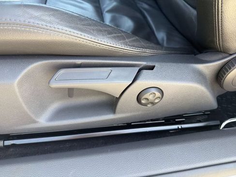 Used 2008 Volkswagen R32 AWD/4WD image 14
