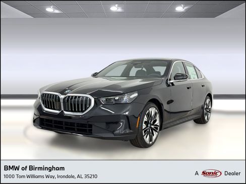 New 2027 BMW 530i RWD image 1