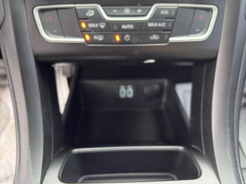 Used 2019 Ford Fusion SE w/ Equipment Group 151A image 15
