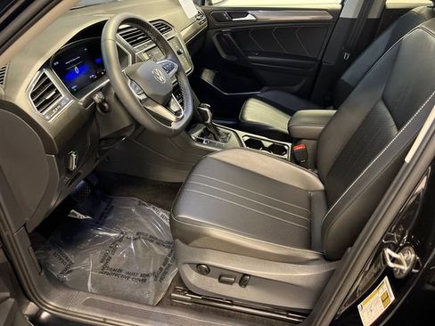 Certified 2023 Volkswagen Tiguan SE FWD image 6