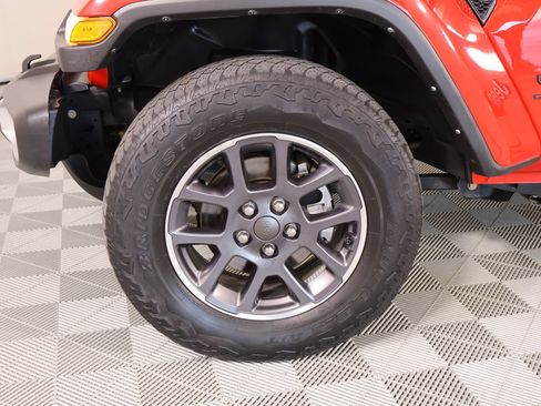 Used 2023 Jeep Gladiator Sport AWD/4WD image 16