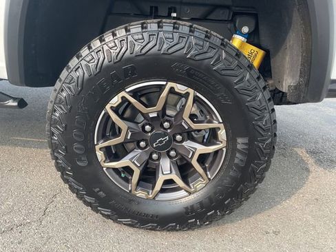 Certified 2024 Chevrolet Colorado ZR2 w/ Technology Package image 19