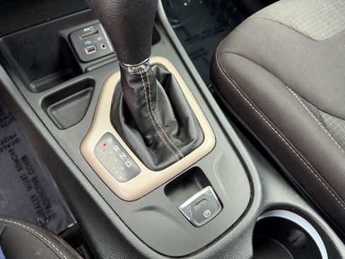 Used 2015 Jeep Cherokee Latitude w/ Comfort/Convenience Group FWD image 38
