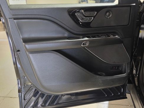 Used 2020 Lincoln Aviator Grand Touring w/ Elements Package Plus AWD/4WD image 17