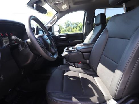 Used 2024 Chevrolet Silverado 2500 W/T w/ WT Convenience Package RWD image 2