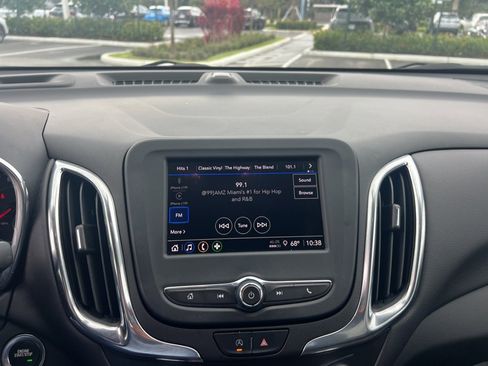 Used 2022 Chevrolet Equinox LT image 24